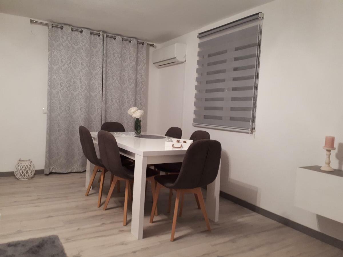 Apartment Jole 1 Трогір Екстер'єр фото