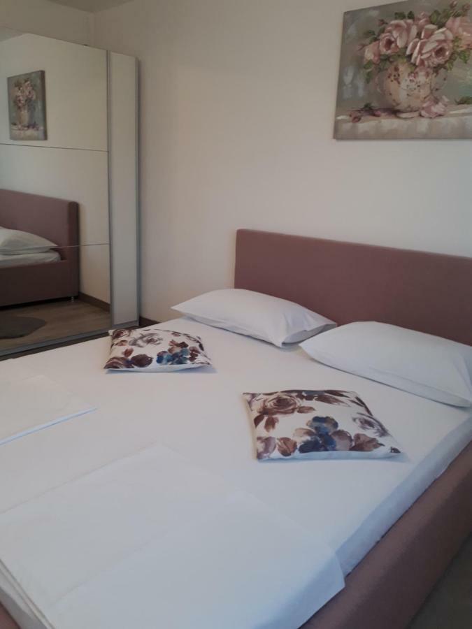 Apartment Jole 1 Трогір Екстер'єр фото
